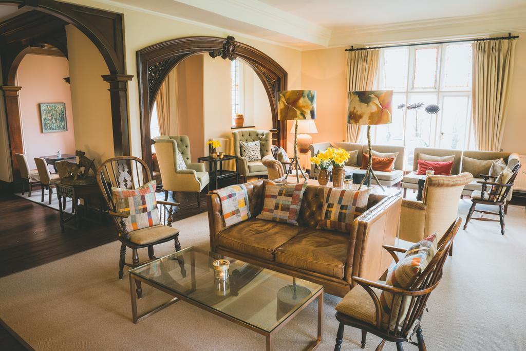 The Coed-Y-Mwstwr Hotel Бридженд Экстерьер фото